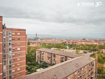 Dormitori de Pis en venda en  Granada Capital