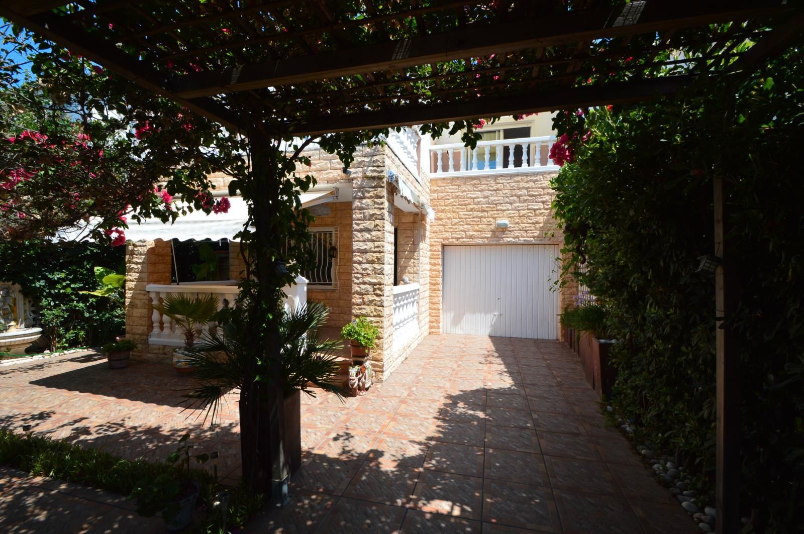 Exterior view of House or chalet for sale in Vinaròs  with Air Conditioner, Heating and Private garden