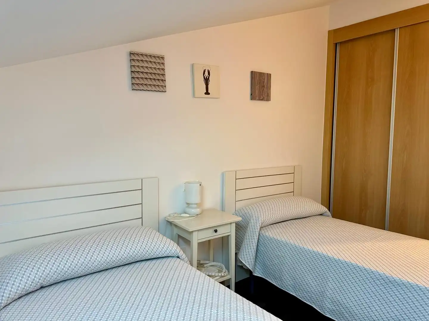 Habitación de Dúplex en venta en A Pobra do Caramiñal con Calefacción, Parquet y Trastero