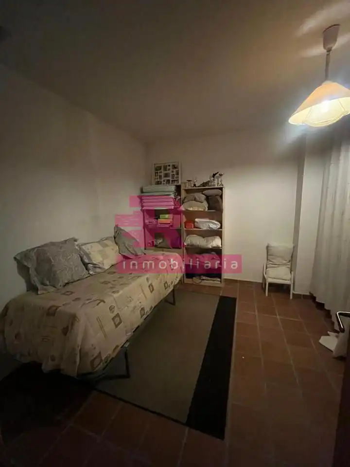 Schlafzimmer von Einfamilien-Reihenhaus zum Verkauf in Cabrerizos mit Heizung, Privatgarten und Terrasse