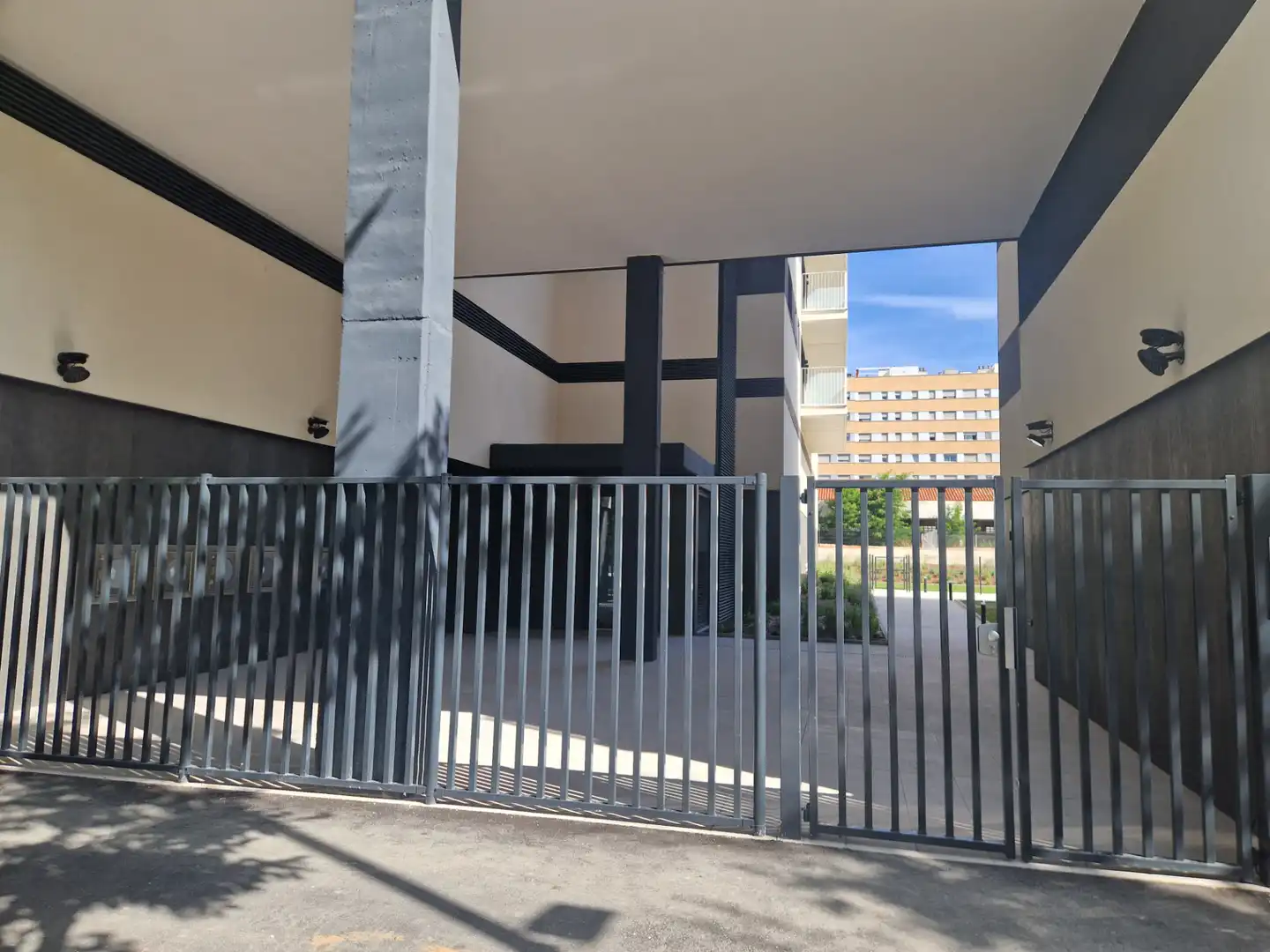 Parking of Flat for rent in Barberà del Vallès  with Air Conditioner, Heating and Terrace