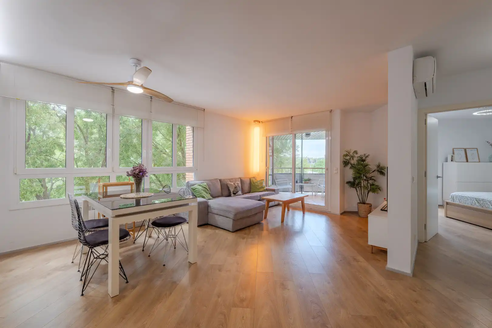 Wohnzimmer von Wohnung zum Verkauf in Girona mit Klimaanlage, Heizung und Parkett