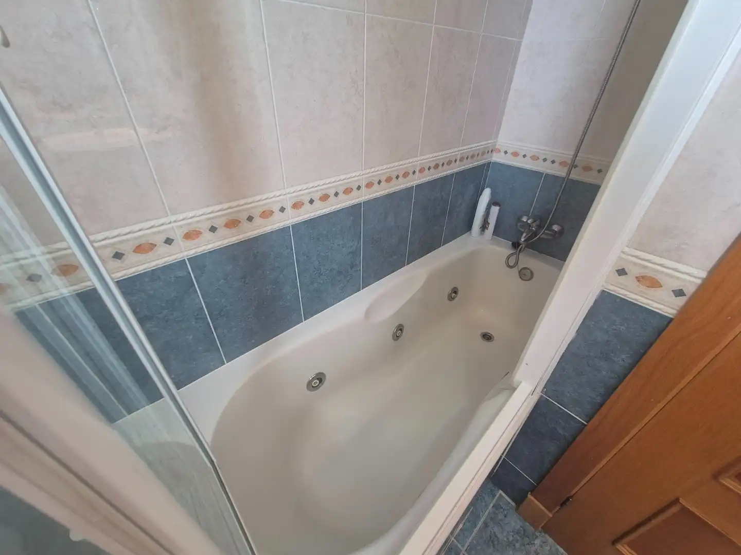 Bathroom of Flat for sale in Torrevieja  with Air Conditioner, Terrace and Storage room