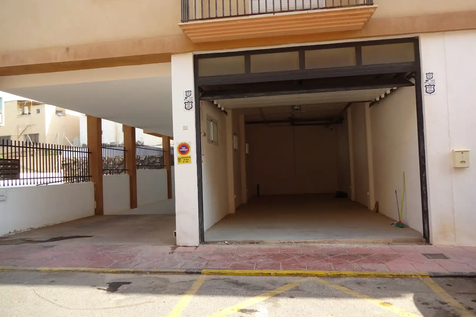 Local comercial en venda a Calle Carlos V 22, imagen 2
