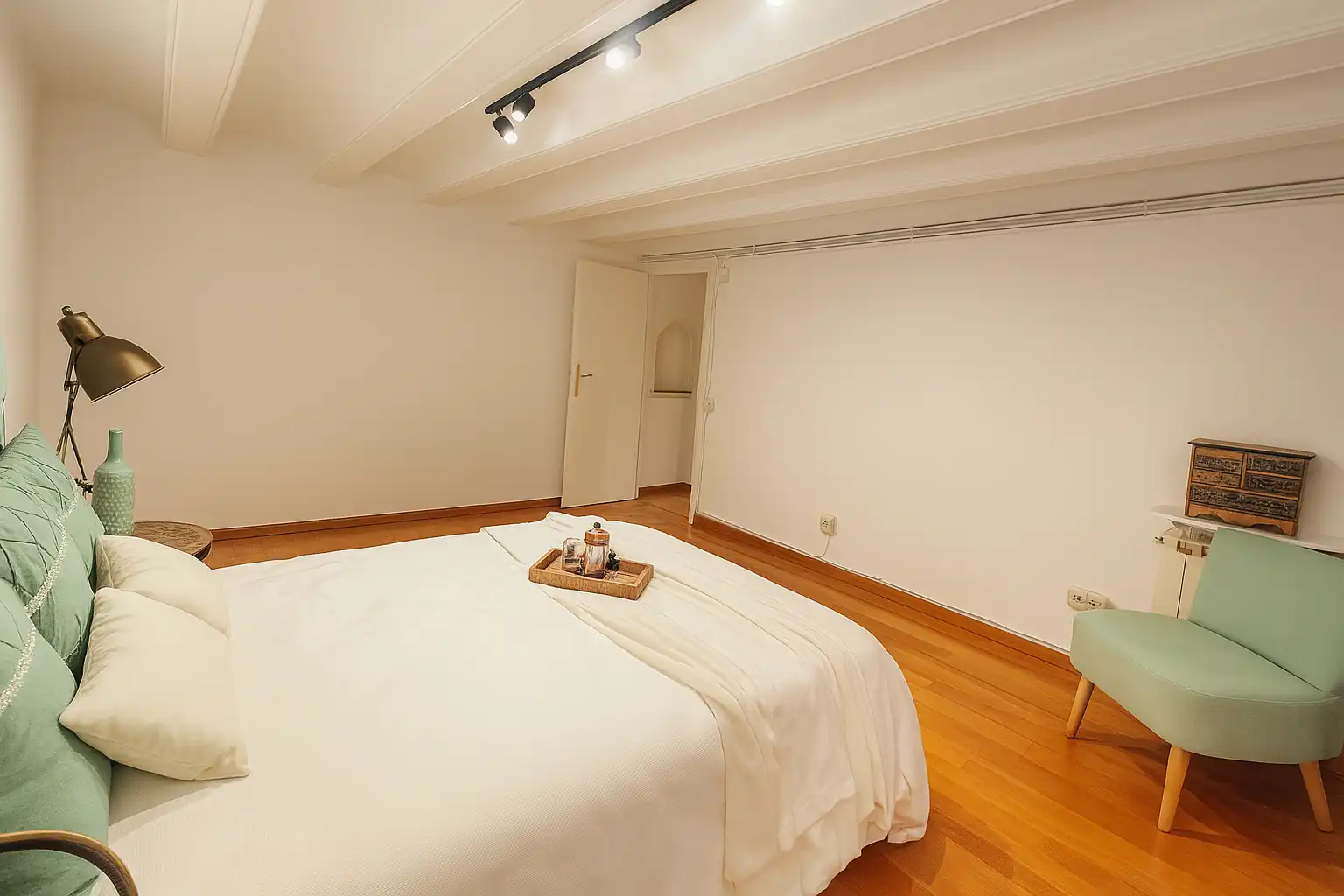Schlafzimmer von Wohnung zum Verkauf in Barcelona mit Heizung, Parkett und Möbliert