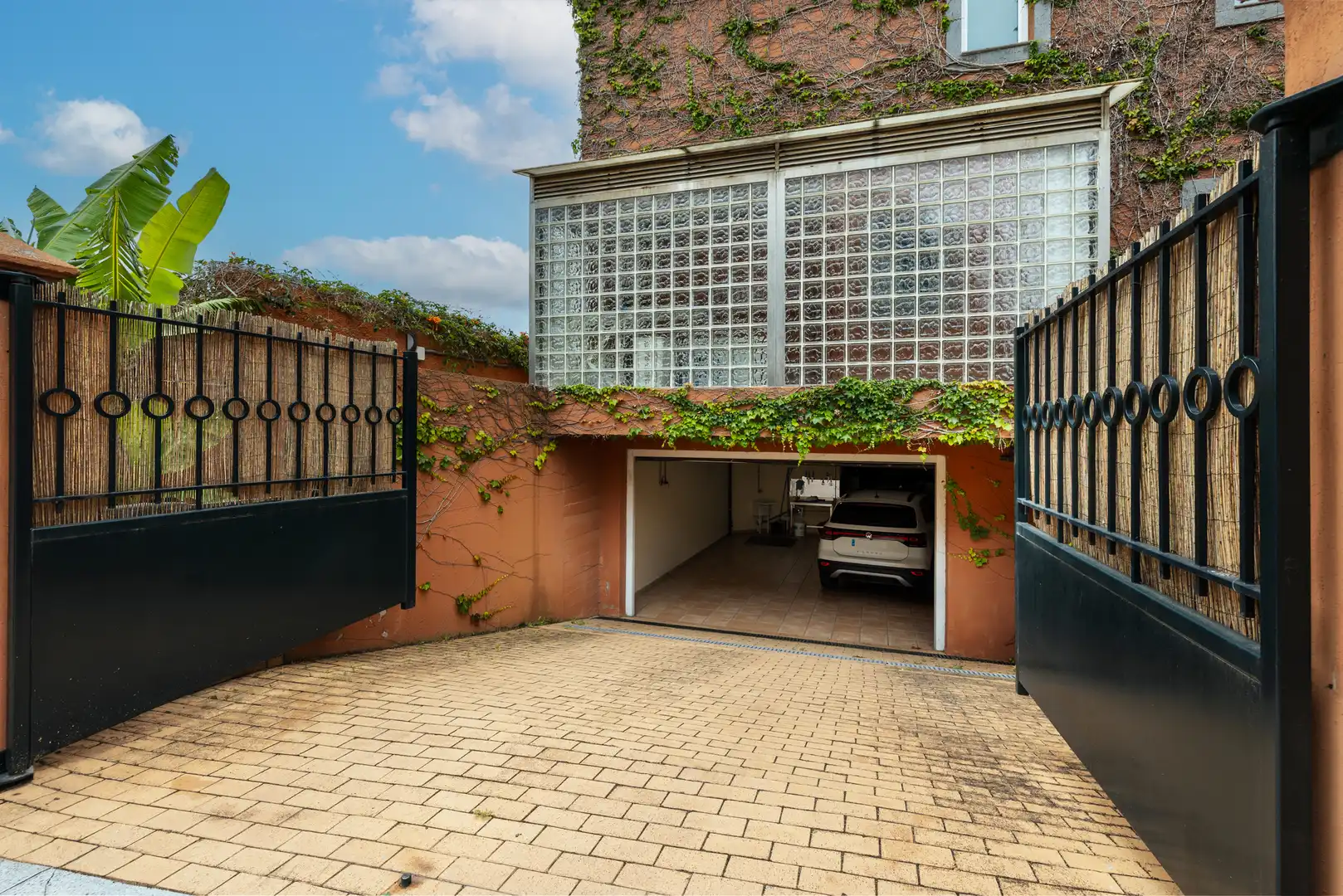 Vista exterior de Casa o chalet en venta en Las Palmas de Gran Canaria con Aire acondicionado, Calefacción y Jardín privado