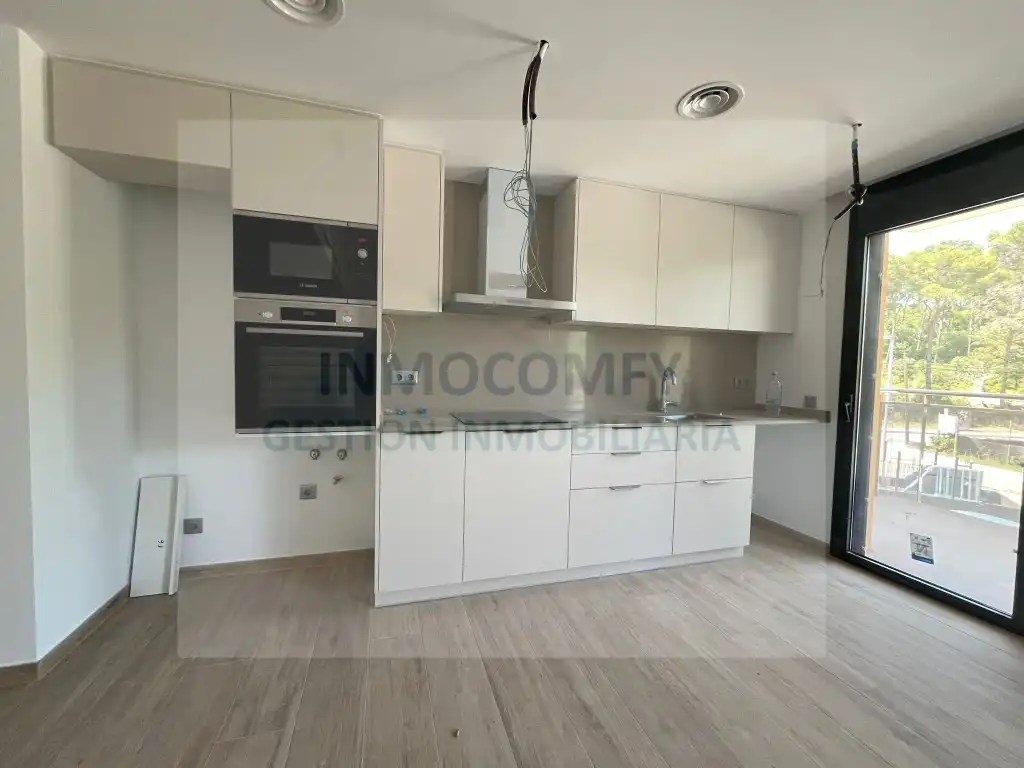 Piso con ascensor en venta en Calle De La Torre Mora 33, imagen 2