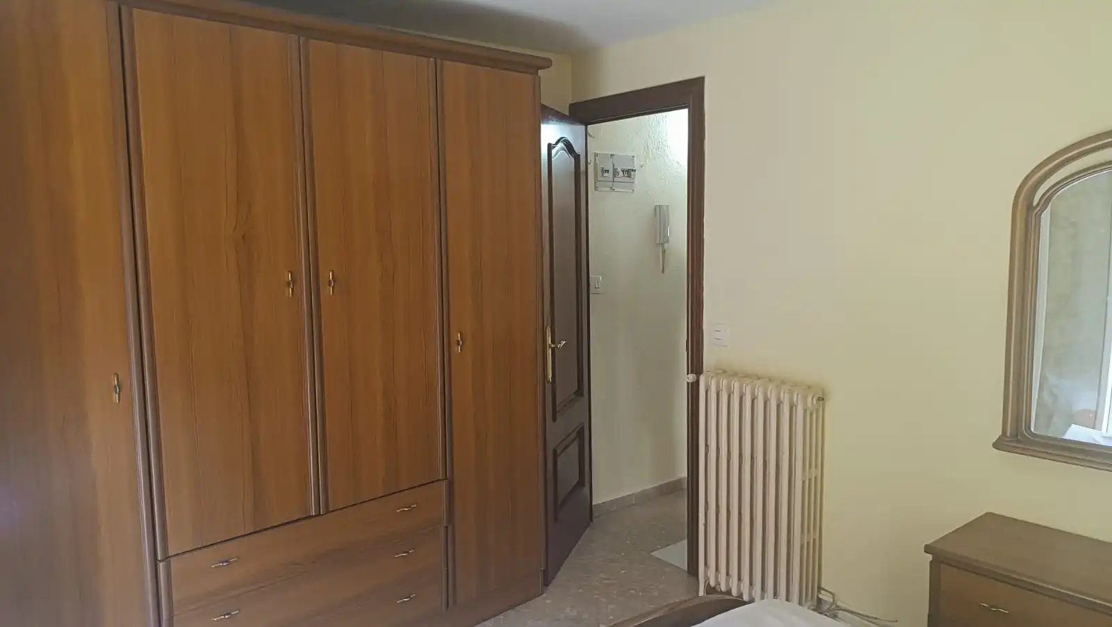 Dormitori de Casa adosada en venda en Flix amb Aire condicionat, Calefacció i Terrassa
