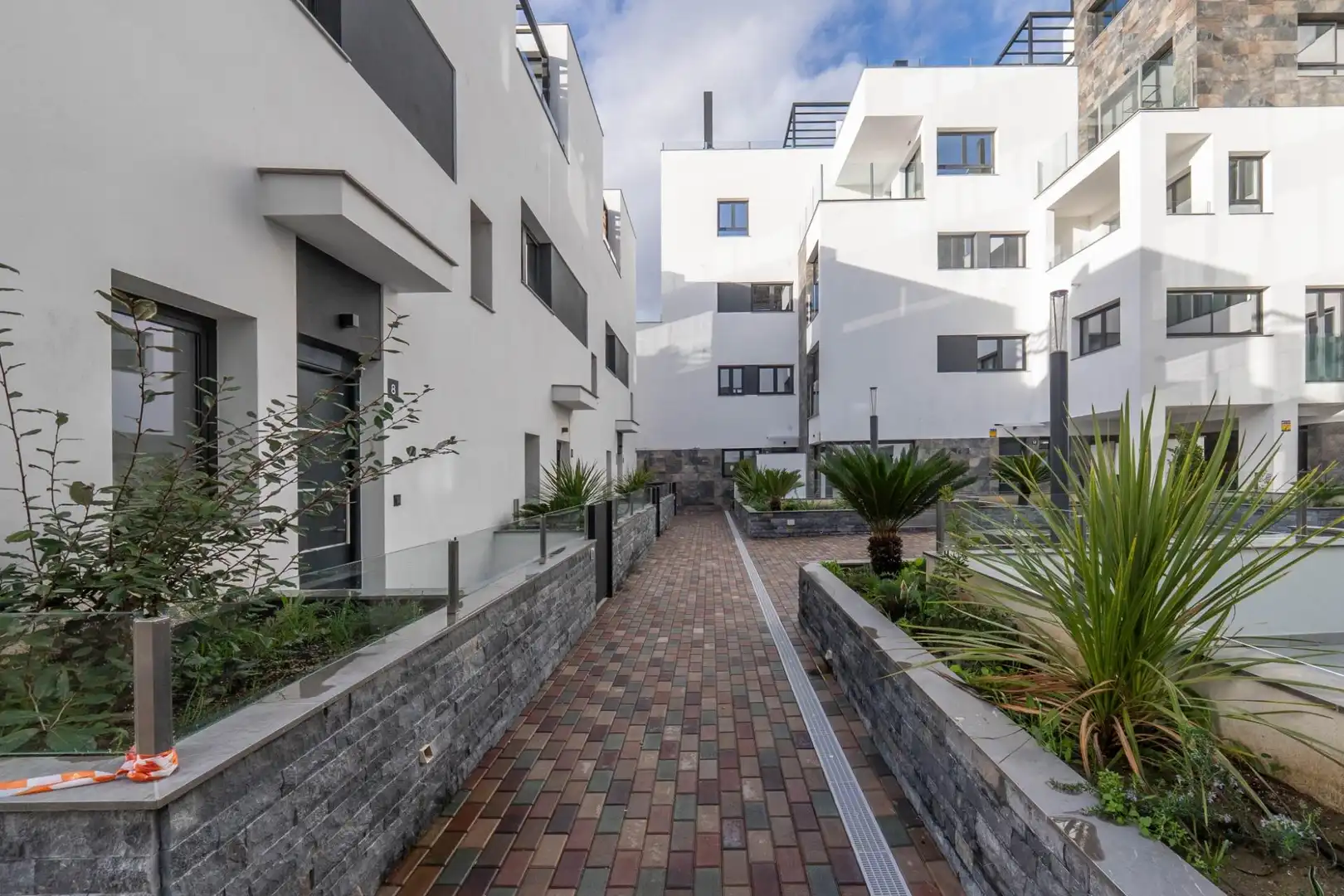 Vista exterior de Dúplex de alquiler en Granada con Aire acondicionado, Calefacción y Terraza