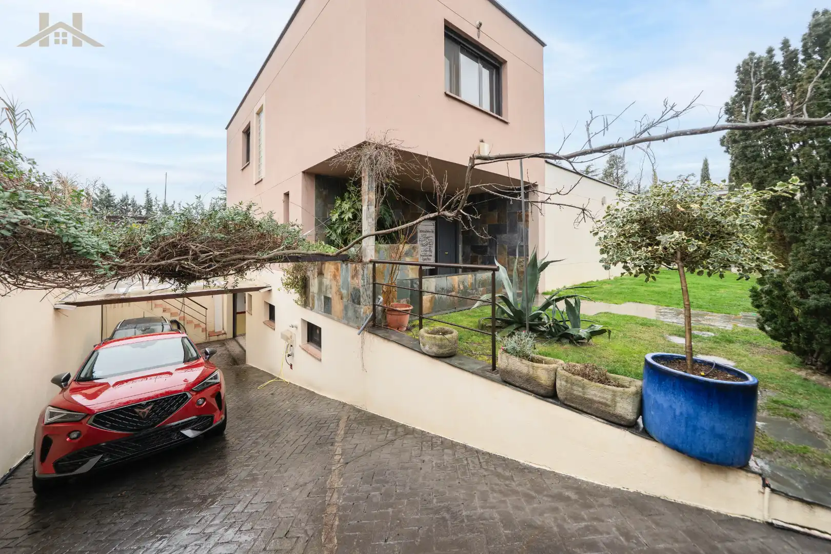 Vista exterior de Casa o xalet en venda en Villanueva del Pardillo amb Aire condicionat, Calefacció i Jardí privat