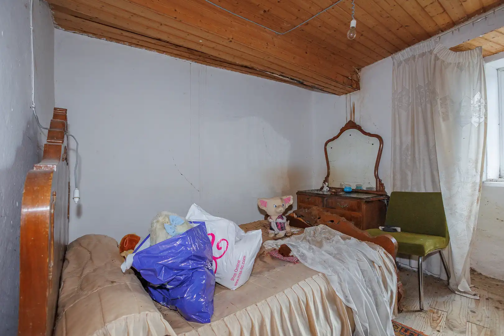 Dormitori de Finca rústica en venda en O Corgo   amb Moblat