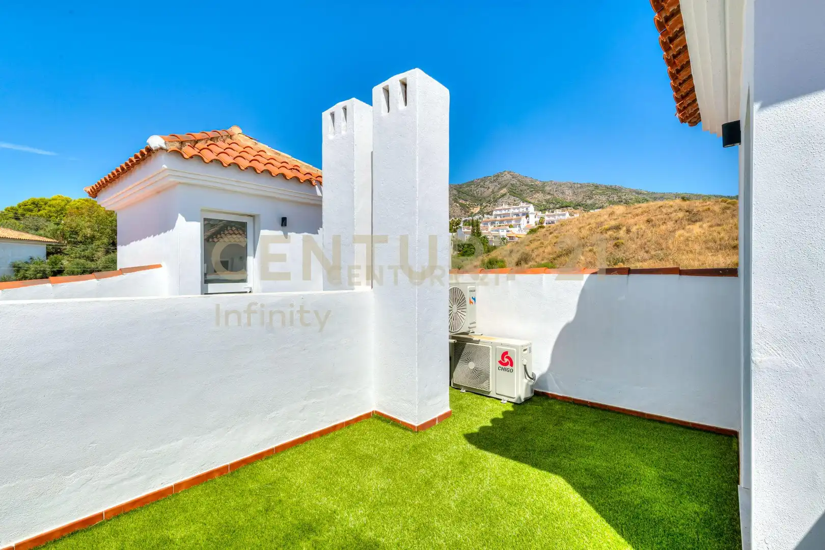 Terrassa de Casa adosada en venda en Mijas amb Aire condicionat, Jardí privat i Traster