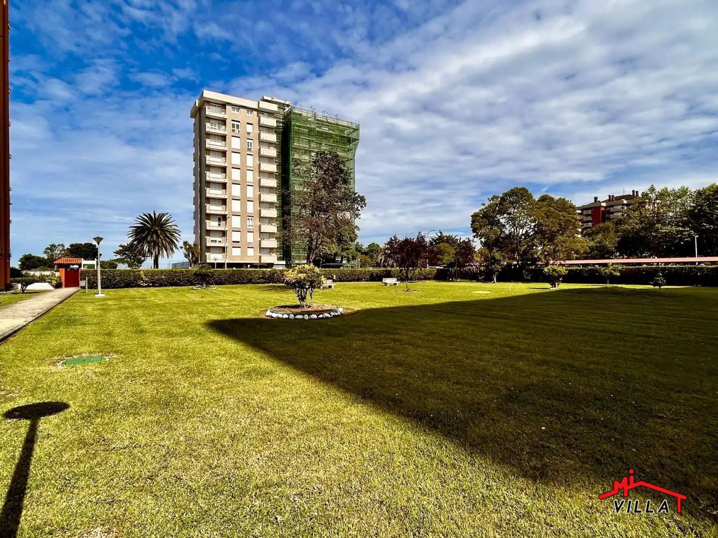 Vista exterior de Estudio en venta en Laredo con Calefacción