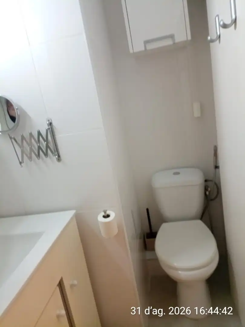 Bathroom of Flat for rent in Barcelona  with Air Conditioner, Heating and Furnished