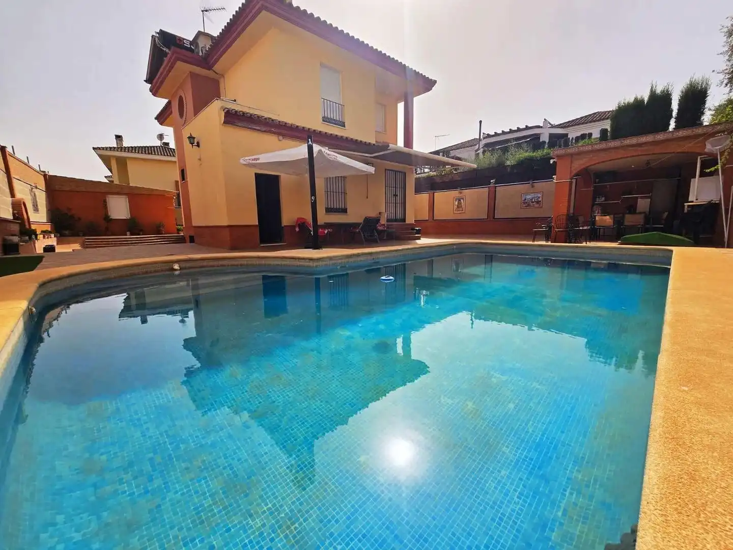 Piscina de Casa o xalet en venda en Bormujos amb Aire condicionat i Piscina