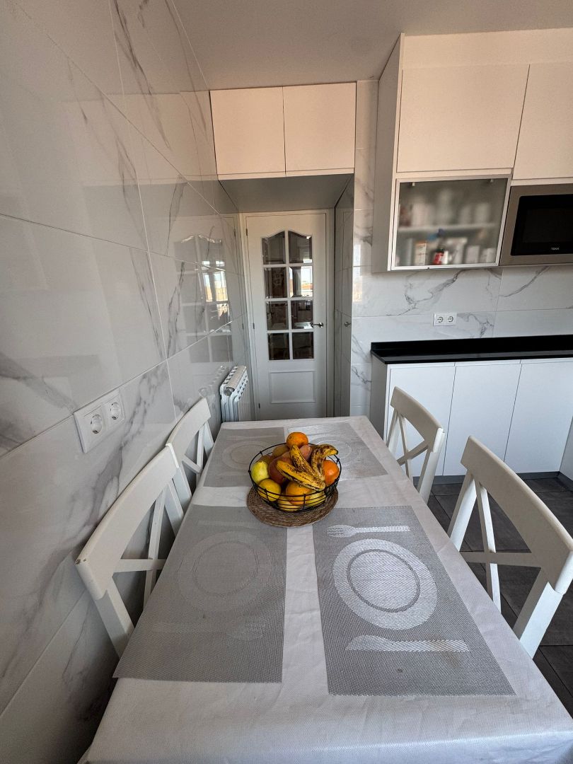 Cocina de Piso en venta en  Logroño con Calefacción, Parquet y Terraza