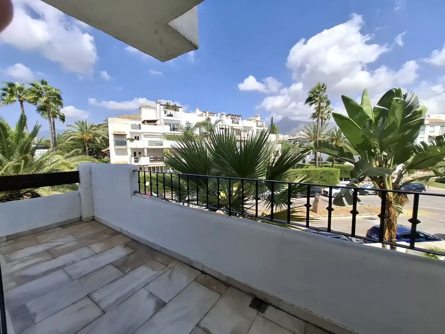 Vista exterior de Pis en venda en Marbella amb Aire condicionat, Moblat i TV
