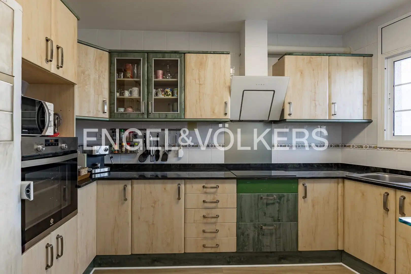 Cocina de Casa o chalet en venta en Vilanova i la Geltrú con Aire acondicionado, Calefacción y Terraza