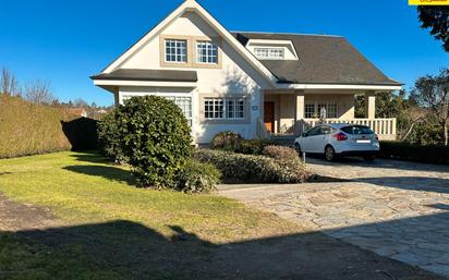 Vista exterior de Casa o xalet en venda en Teo amb Calefacció, Jardí privat i Parquet