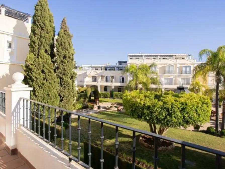 Jardí de Apartament de lloguer en Nueva Andalucía