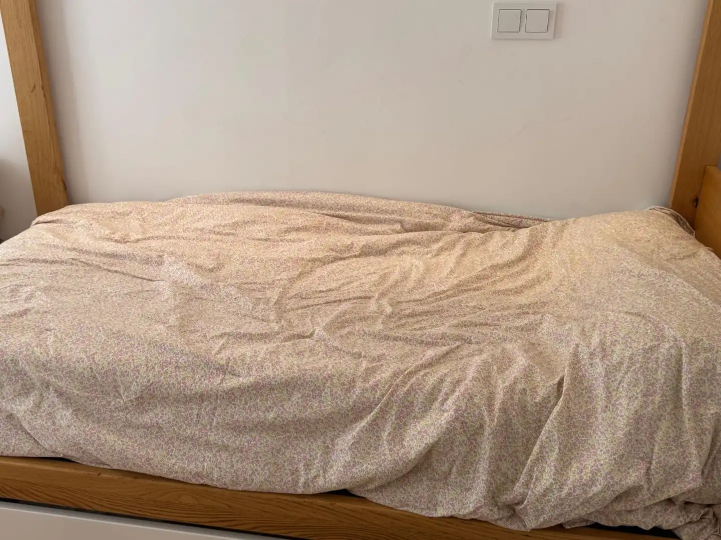 Bedroom of Flat for rent in O Carballiño    with Heating, Parquet flooring and Furnished