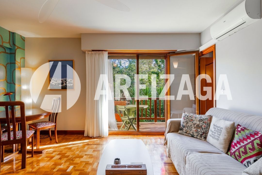 Dormitori de Pis en venda en Donostia - San Sebastián  amb Aire condicionat, Calefacció i Terrassa