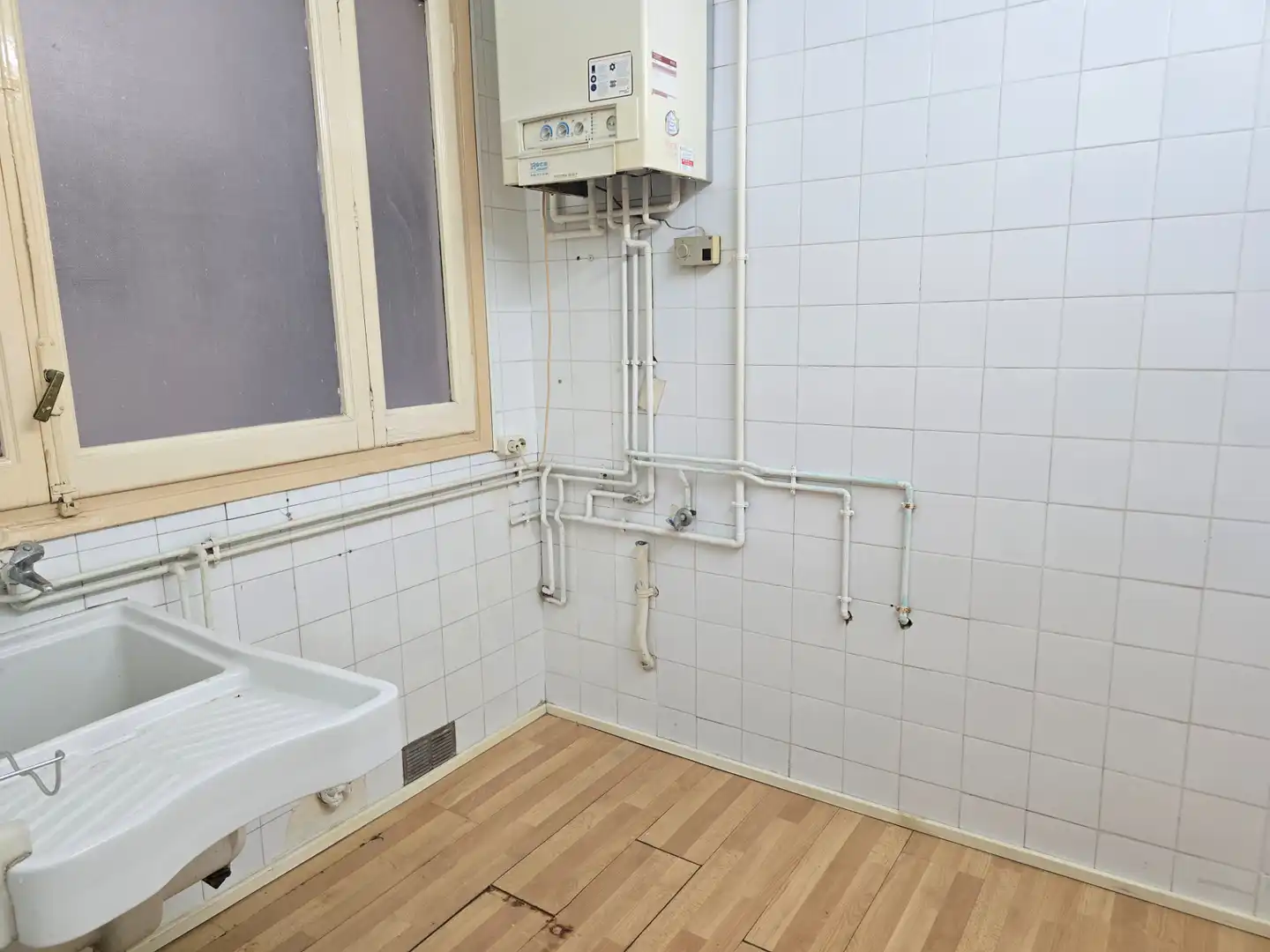 Baño de Piso en venta en Sabadell con Calefacción, Parquet y Balcón