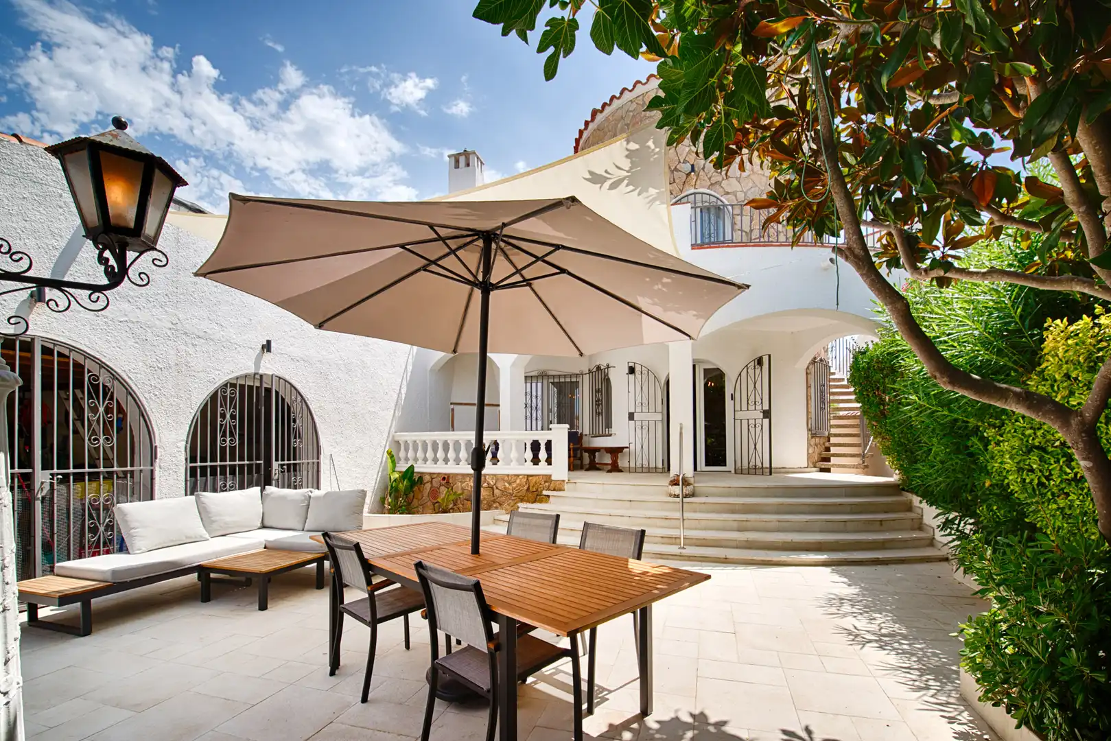 Terrace of Houses for sale in Empuriabrava  with Air Conditioner and Private garden
