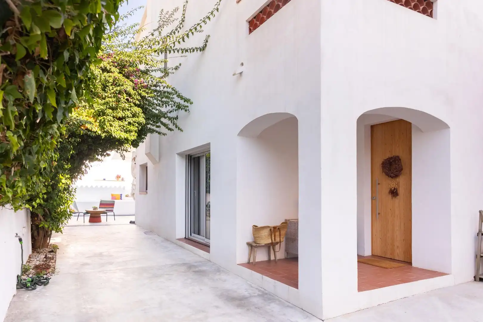 Vista exterior de Casa o chalet en venta en Vilanova i la Geltrú con Aire acondicionado, Jardín privado y Parquet