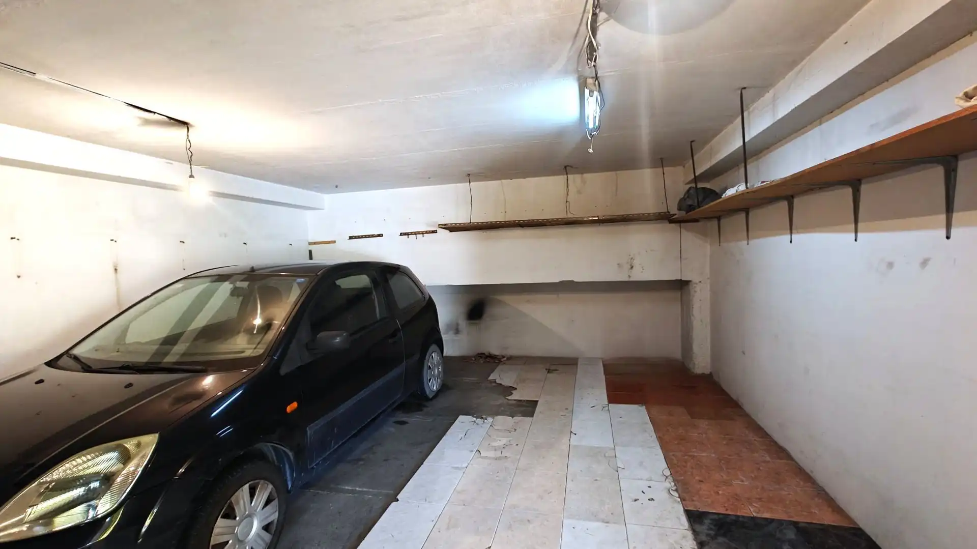 Parkplatz von Garage zum Verkauf in Lasarte-Oria