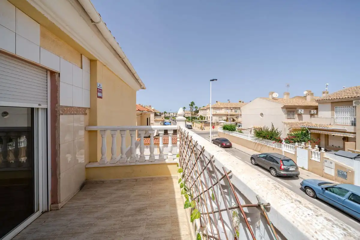 Flat with terrace for sale in Calle Licenciado Vidriera, imagen 2
