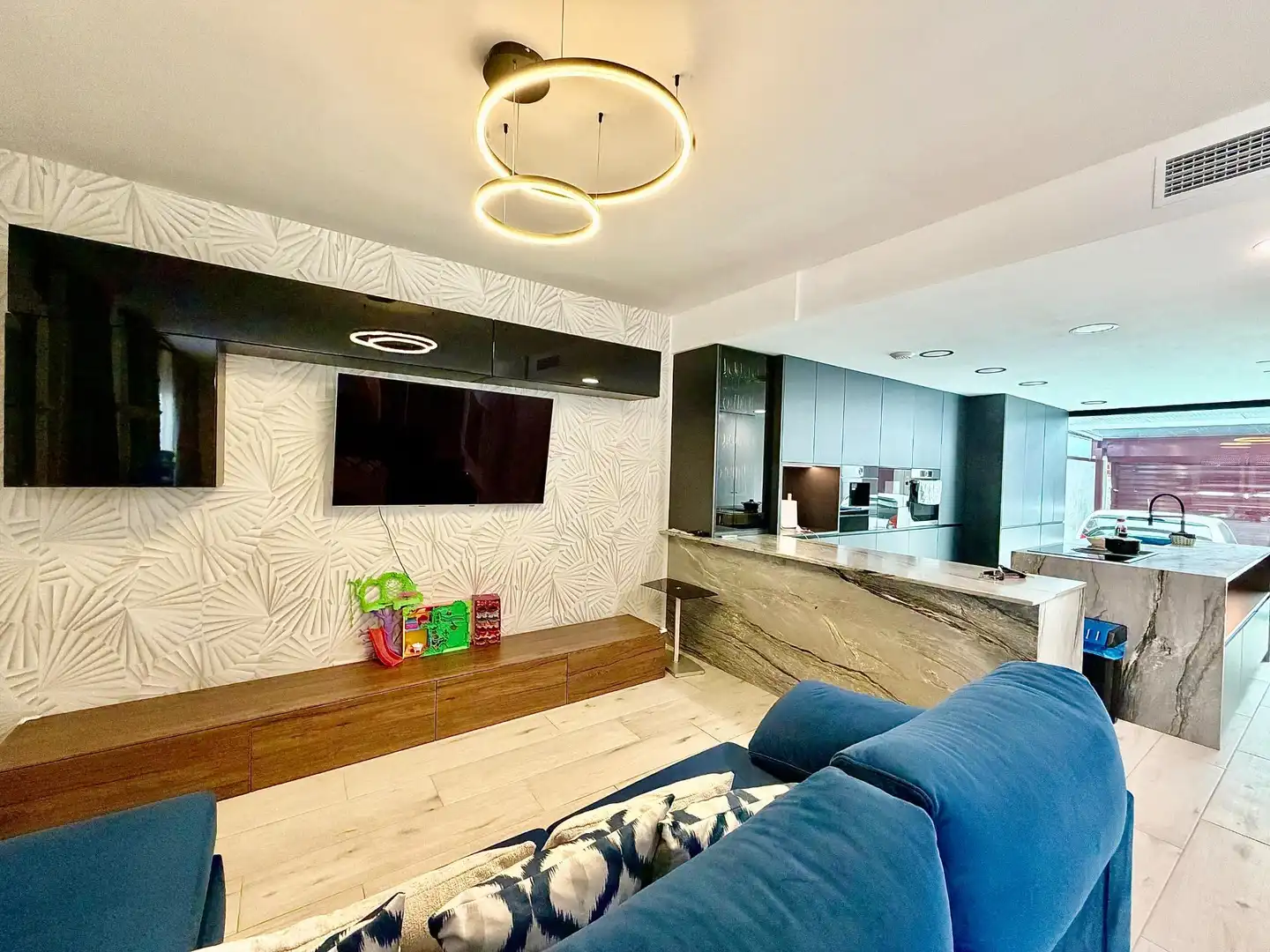 Sala d'estar de Casa adosada en venda en Rivas-Vaciamadrid amb Aire condicionat, Calefacció i Piscina
