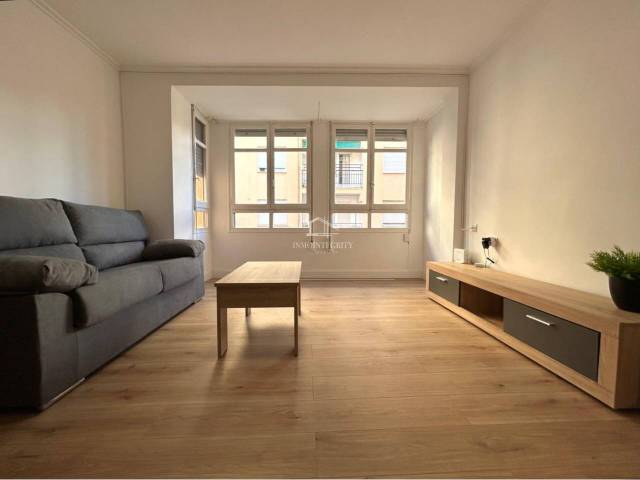 Piso en Venta en Calle Cabanes, 1 en Estación - Universidad