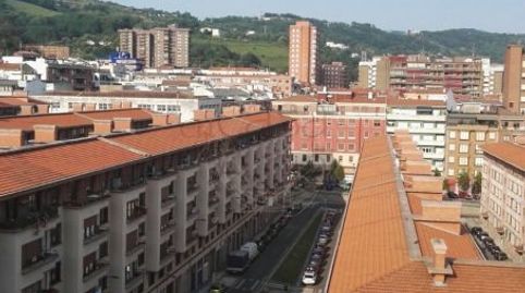 Foto 2 de Piso de alquiler en Iruña Kalea, San Pedro de Deusto - La Ribera, Bilbao