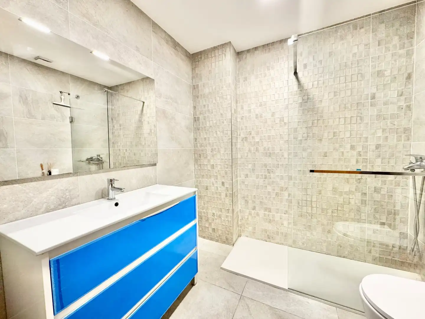 Penthouse with lift for sale in Manuel Iradier Kalea, imagen 7