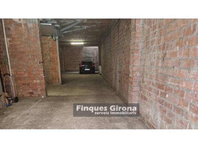 Local comercial en Alquiler en Ramon Sambola en Centre