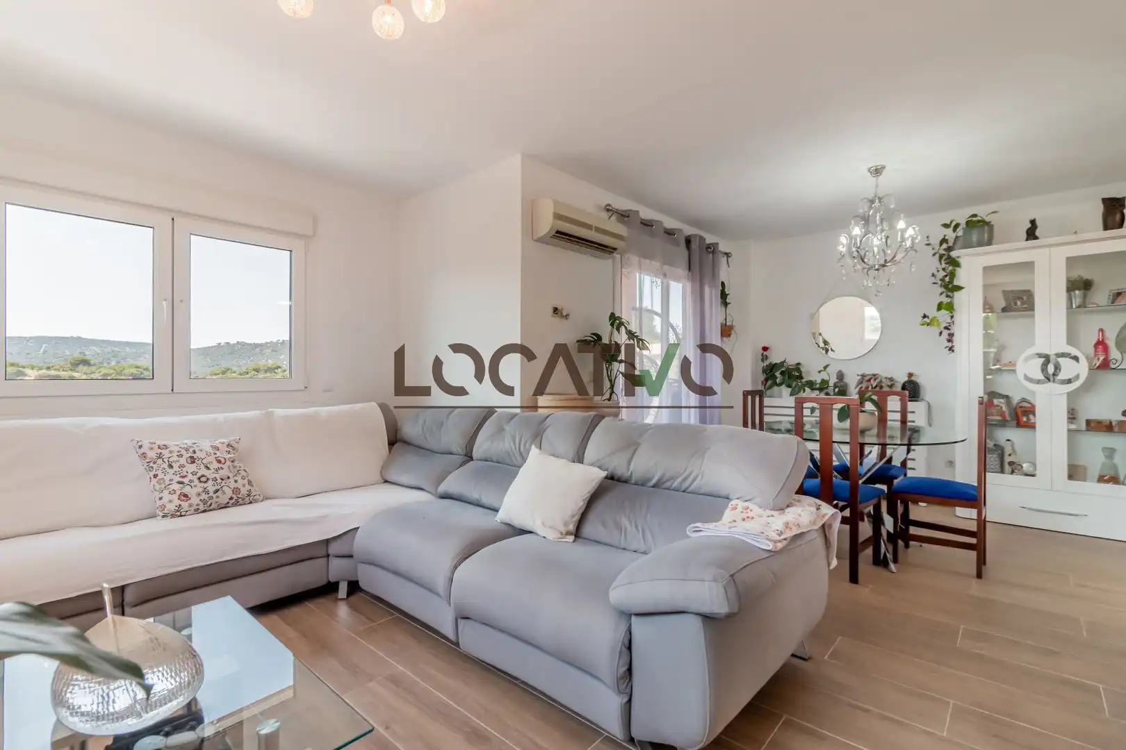 Sala d'estar de Casa o xalet en venda en Navas del Rey amb Aire condicionat, Calefacció i Jardí privat