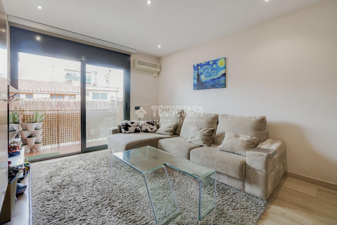 Living room of Attic for sale in Terrassa  with Air Conditioner and Balcony