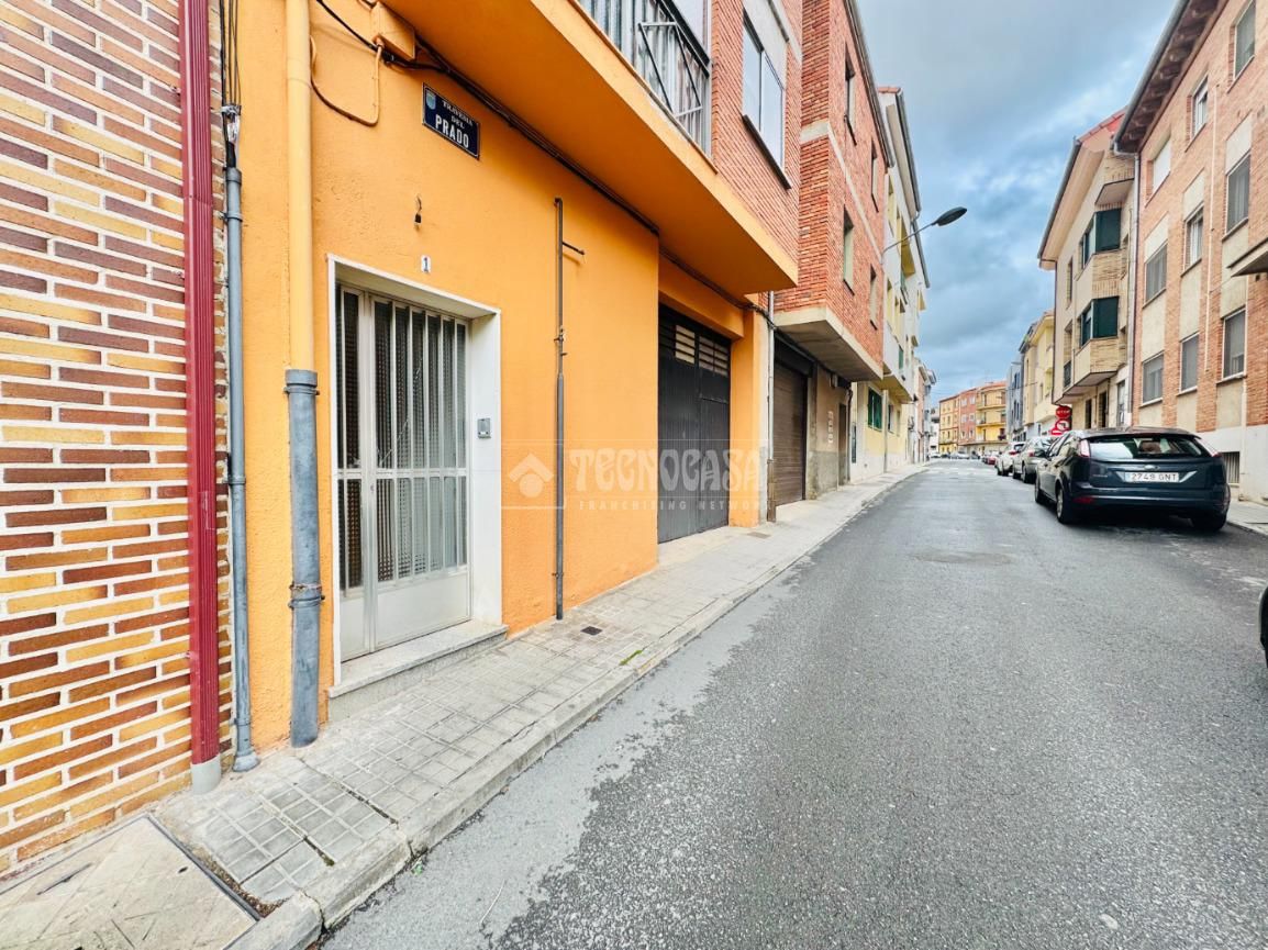 Exterior view of Building for sale in Segovia Capital