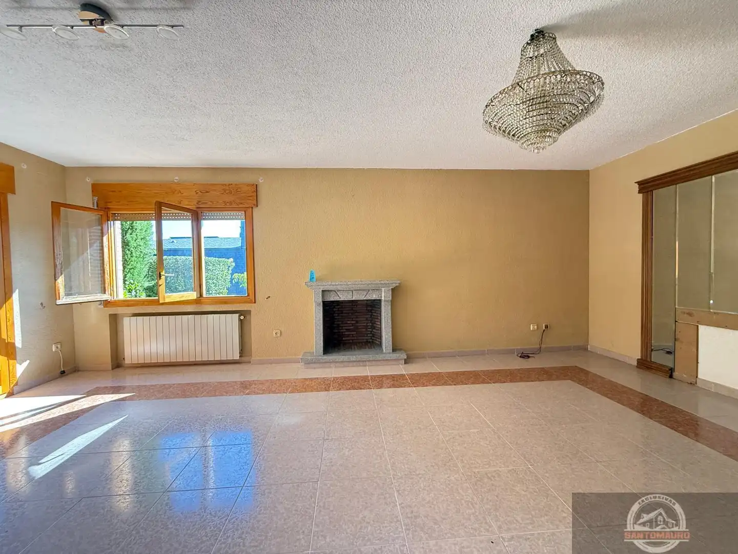 Sala d'estar de Casa o xalet en venda en Galapagar amb Calefacció, Terrassa i Traster