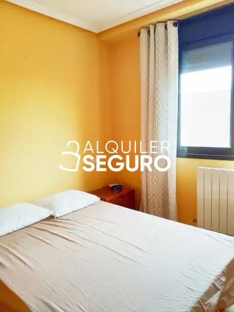 Schlafzimmer von Wohnung zur Miete in Madrid mit Heizung, Schwimmbad und Möbliert
