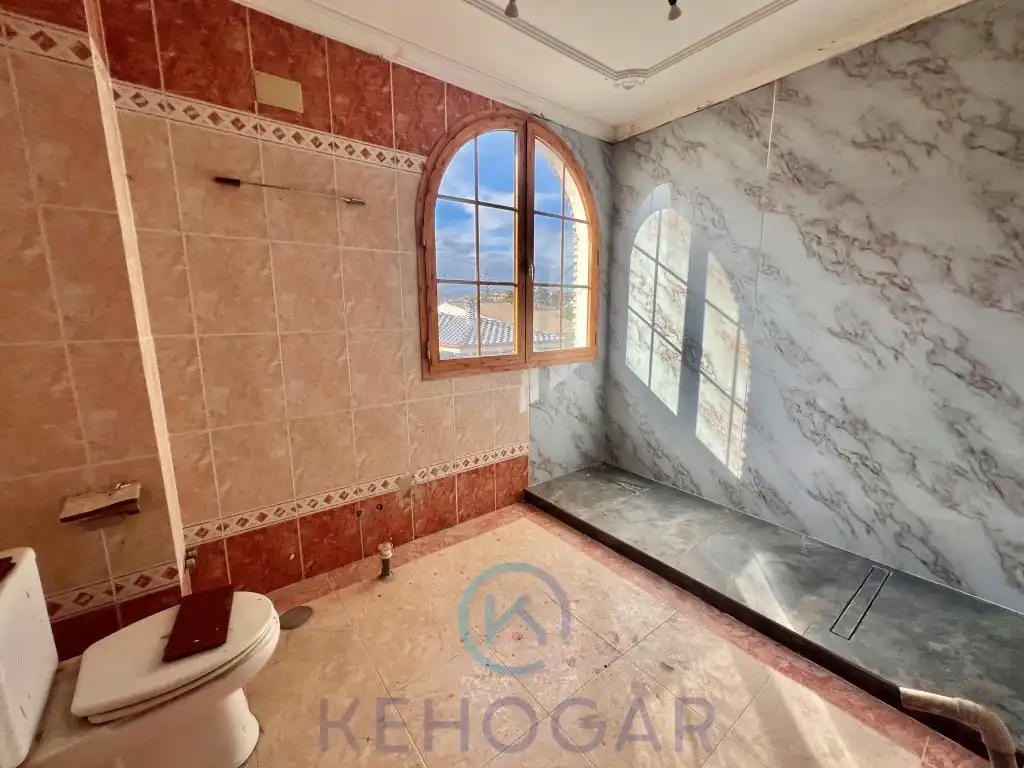 Baño de Casa o chalet en venta en Dos Hermanas con Piscina