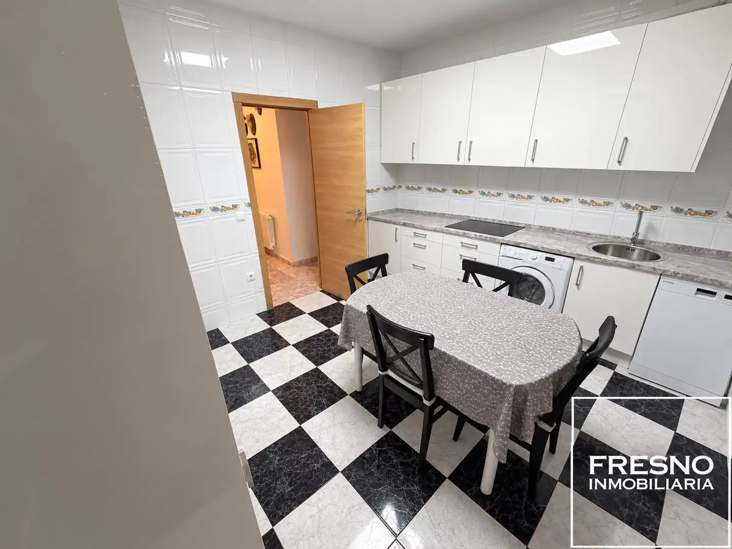 Cocina de Casa adosada en venta en Valdepiélagos con Calefacción, Jardín privado y Terraza