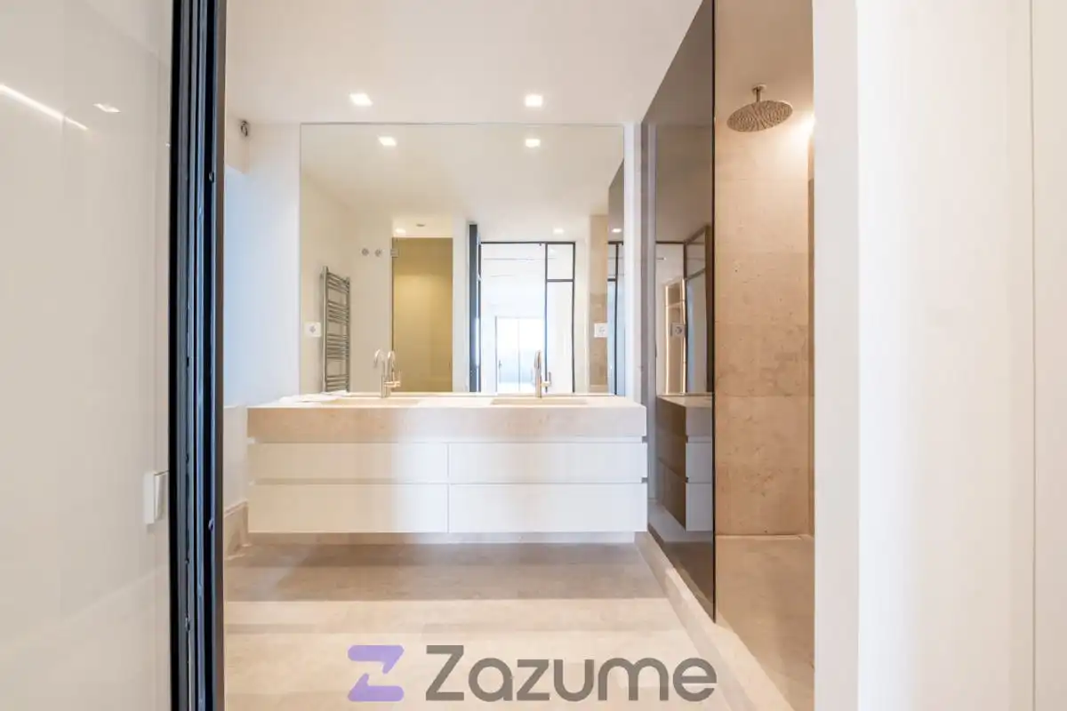 Baño de Piso de alquiler en Zaragoza con Aire acondicionado, Calefacción y Horno