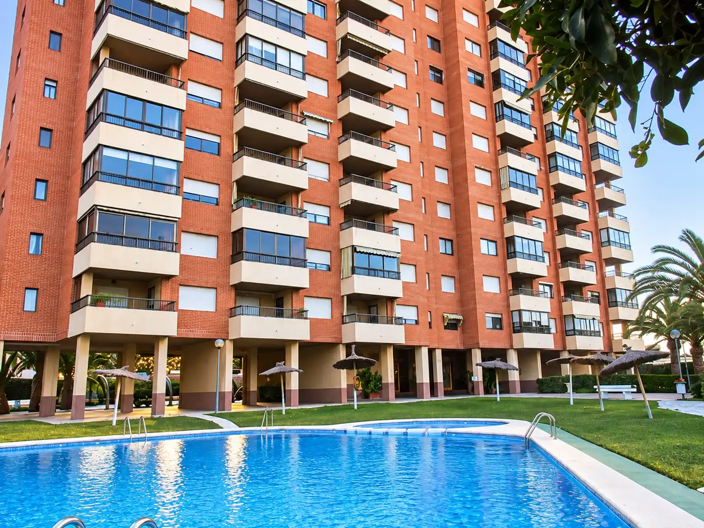 Apartament amb terrassa en venda a Carrer de Roses 11, imagen 2