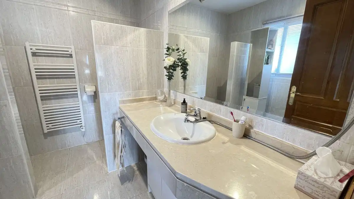 Bathroom of Houses for sale in Coín  with Air Conditioner, Storage room and Furnished