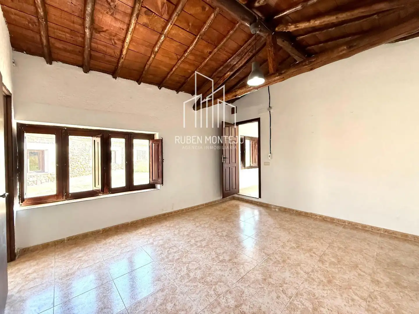 Sala de estar de Local en venta en Robliza de Cojos con Terraza