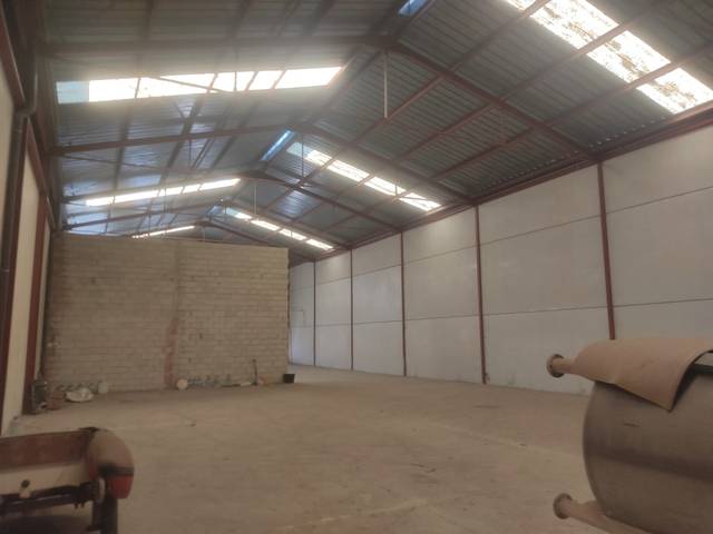 Nave industrial en Alquiler en Oliva pueblo