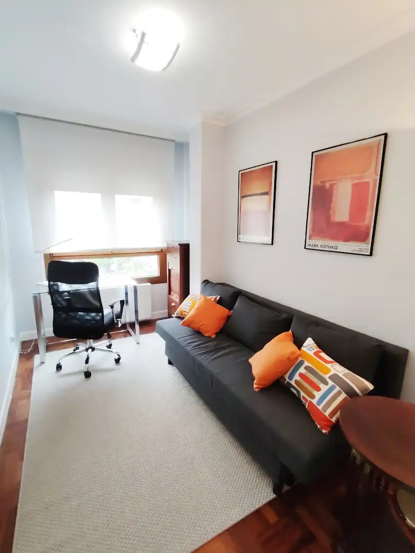 Sala de estar de Piso de alquiler en Gijón  con Calefacción, Parquet y Terraza