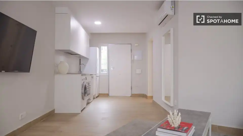 Flat with terrace to rent in Tetuán, imagen 6